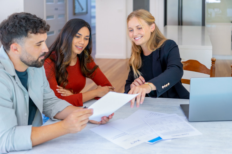 Agent and her clients